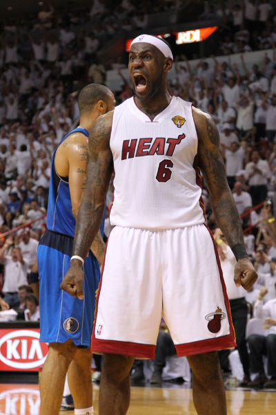 热那亚2-1逆转维罗纳，托斯比建功，洛伦佐-科隆博破门（热那亚2-1翻盘维罗纳，托斯比破门，洛伦佐-科隆博进球）