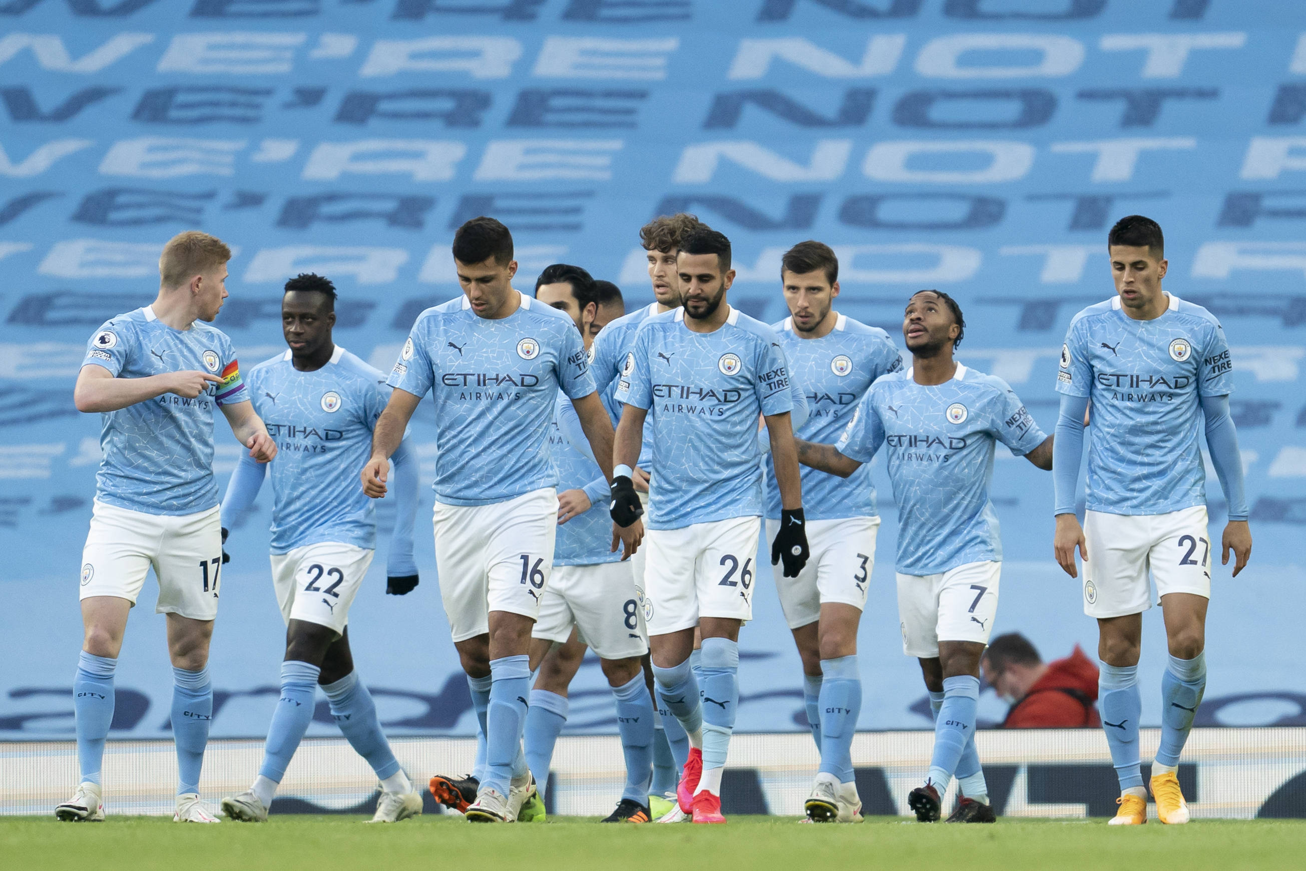 克里斯·保罗：坦然面对人生转折 ，珍惜与家人相伴时光（克里斯·保罗：从容拥抱人生转变，珍藏与家人相伴的岁月）