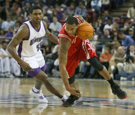 西甲-皇马3-0塞尔塔：巴萨很猛，龙哥干得也不差（西甲：皇马3-0完胜塞尔塔，巴萨来势汹汹，龙哥同样亮眼）