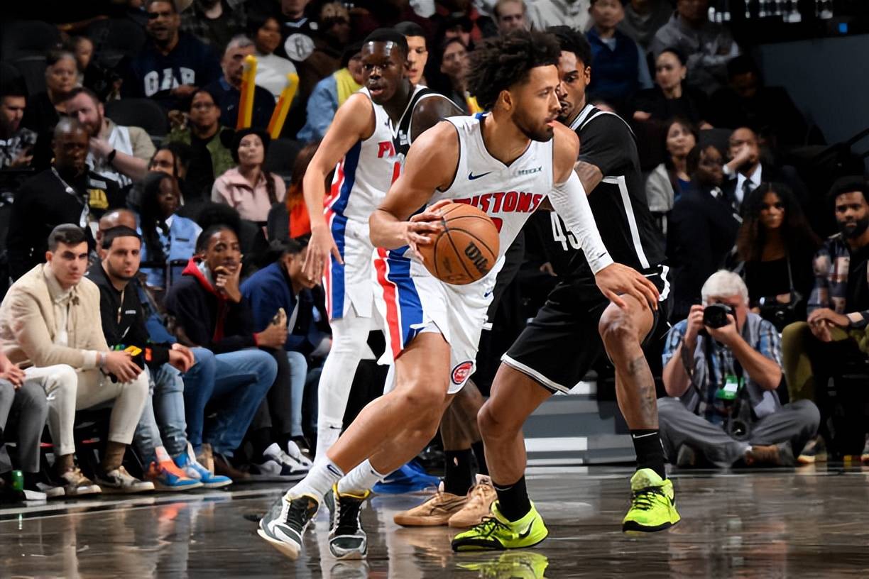 布伦森在NBA杯淘汰赛期间场均砍33+6.7，命中率55%（NBA季中锦标赛淘汰赛阶段，布伦森场均33+6.7，投篮命中率55%）