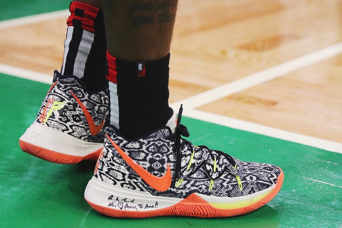 巴萨梅西进球助球队领先皇家社会（梅西破门，巴萨领先皇家社会）