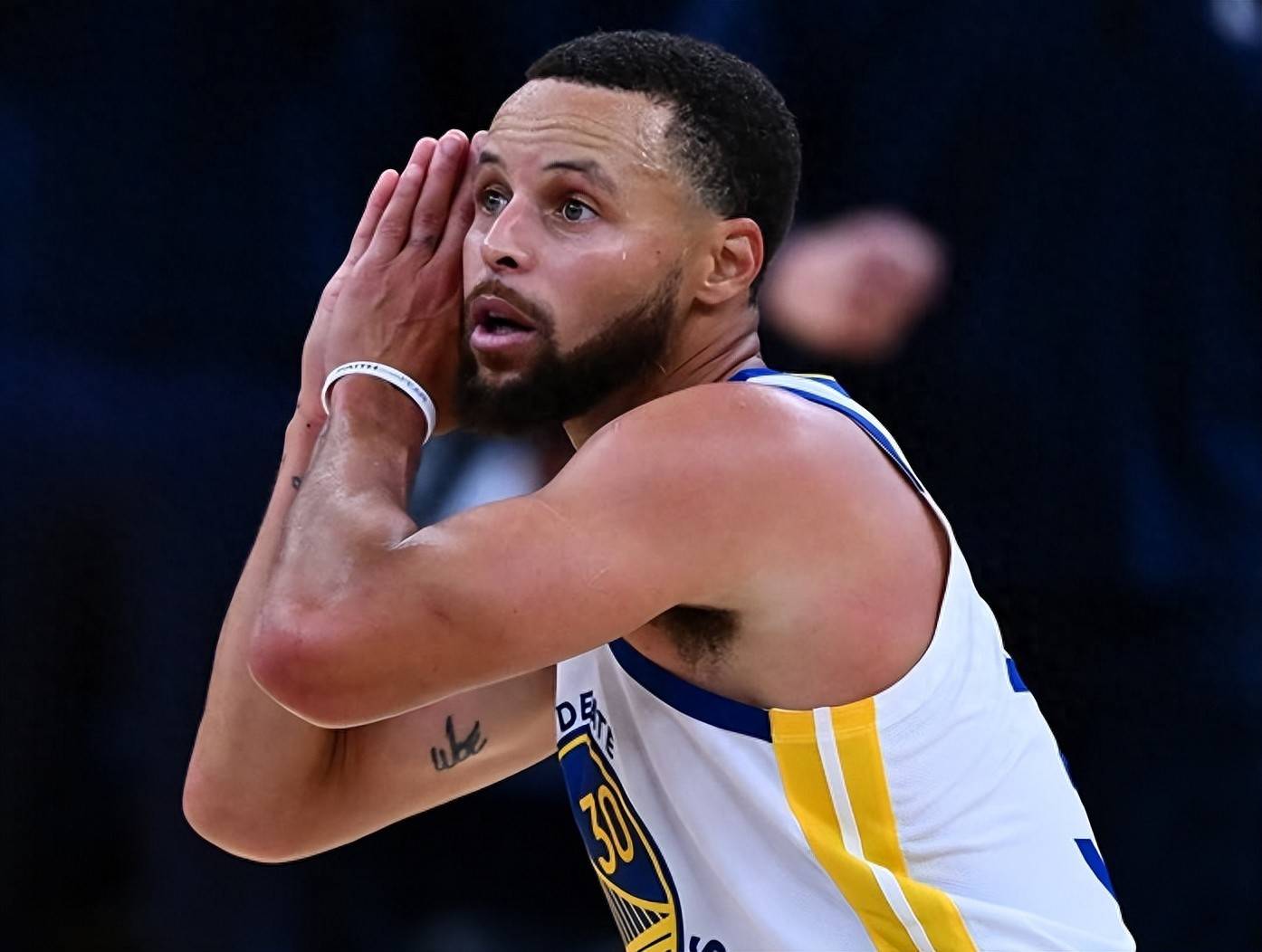 维尔茨闪耀英超！利物浦新星如何策动首球并当选最佳球员？（英超之夜他最耀眼！利物浦新星维尔茨如何导演首开纪录并加冕全场最佳？）