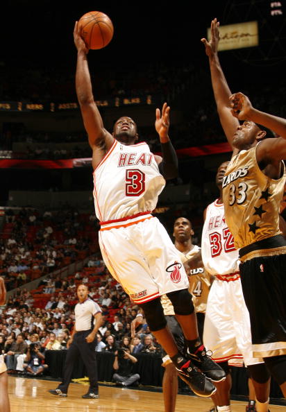 德天空：那不勒斯想签弗赖堡中场曼赞比顶替受伤的德布劳内（德天空：那不勒斯考虑签下弗赖堡中场曼赞比，顶替伤缺的德布劳内）