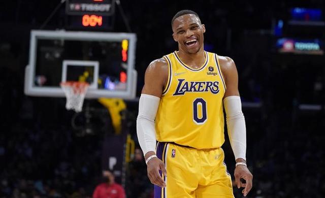 神户后卫：年初我曾在横滨战胜申花，不过那场比赛并不轻松（神户后卫：年初在横滨力克申花，这场胜利并非轻松所得）