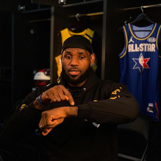 萨拉赫的愤怒言论引发争议：利物浦内部危机还是个人情绪爆发？（萨拉赫怒言掀争议：利物浦真有内患，还是只是个人情绪爆发？）