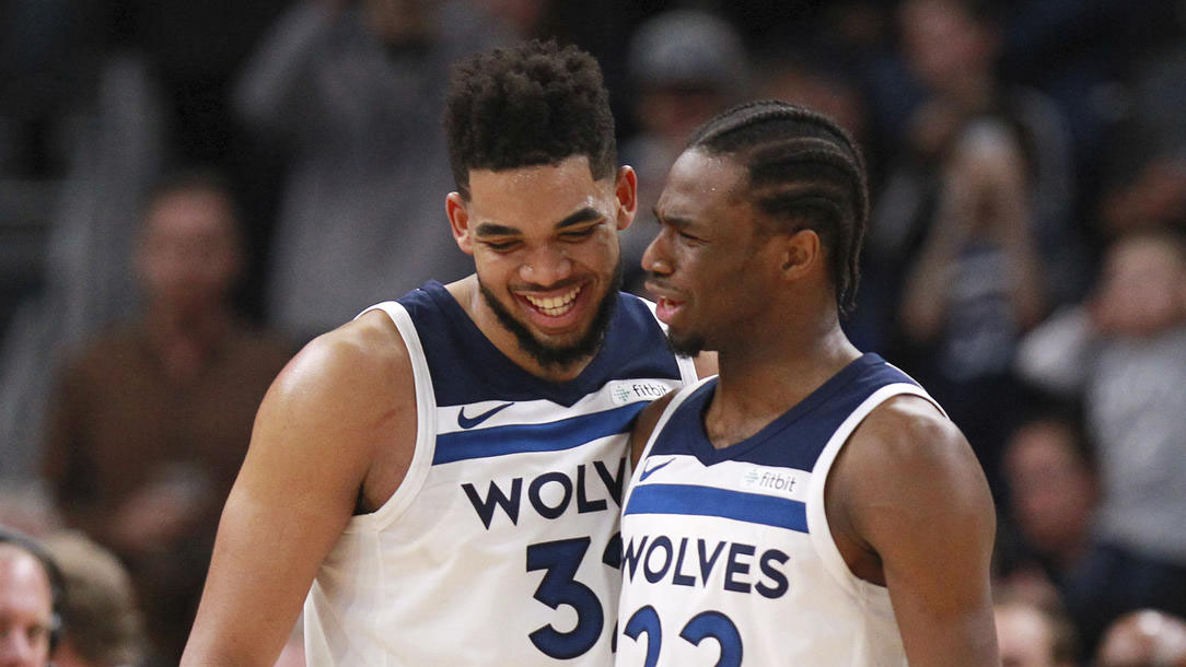 快船队记：伦纳德预计可以出战明天对阵独行侠的背靠背比赛（快船记者：伦纳德有望出战明日对阵独行侠的背靠背比赛）